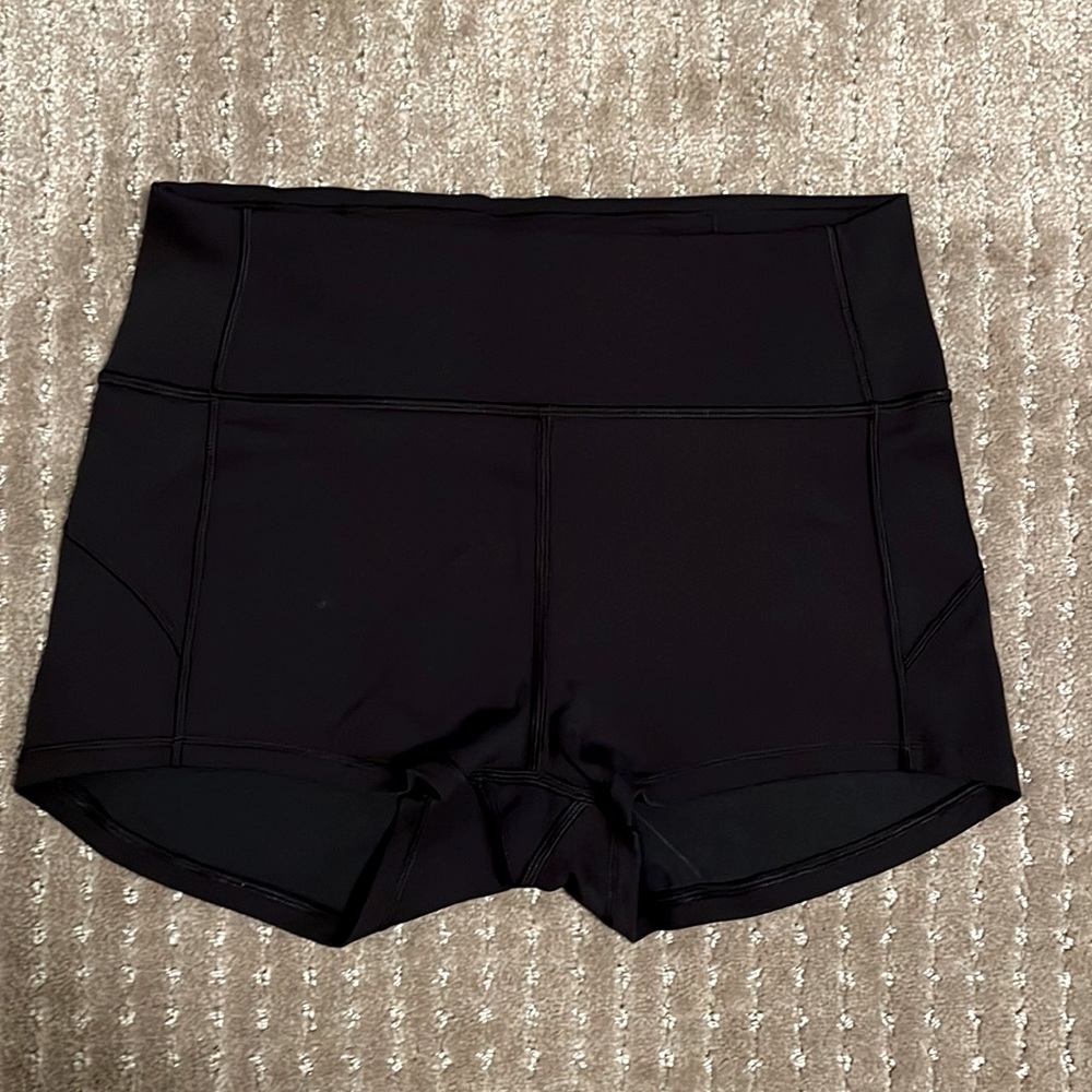 Lululemon In Movement Short Everlux 2.5”